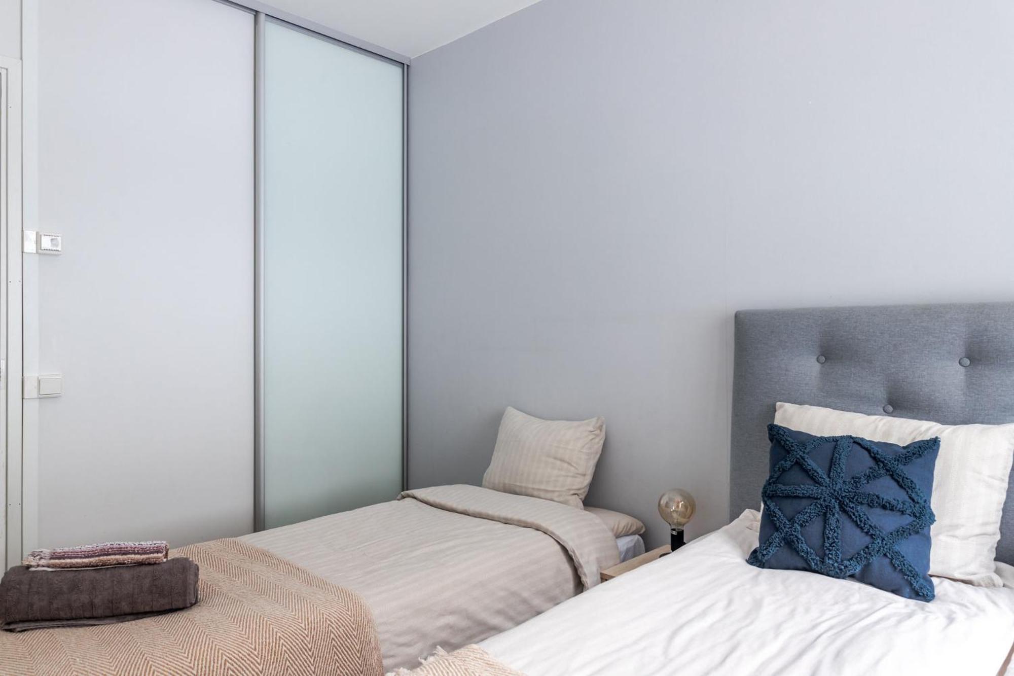 Beautiful 1br Near Center With Free Parking